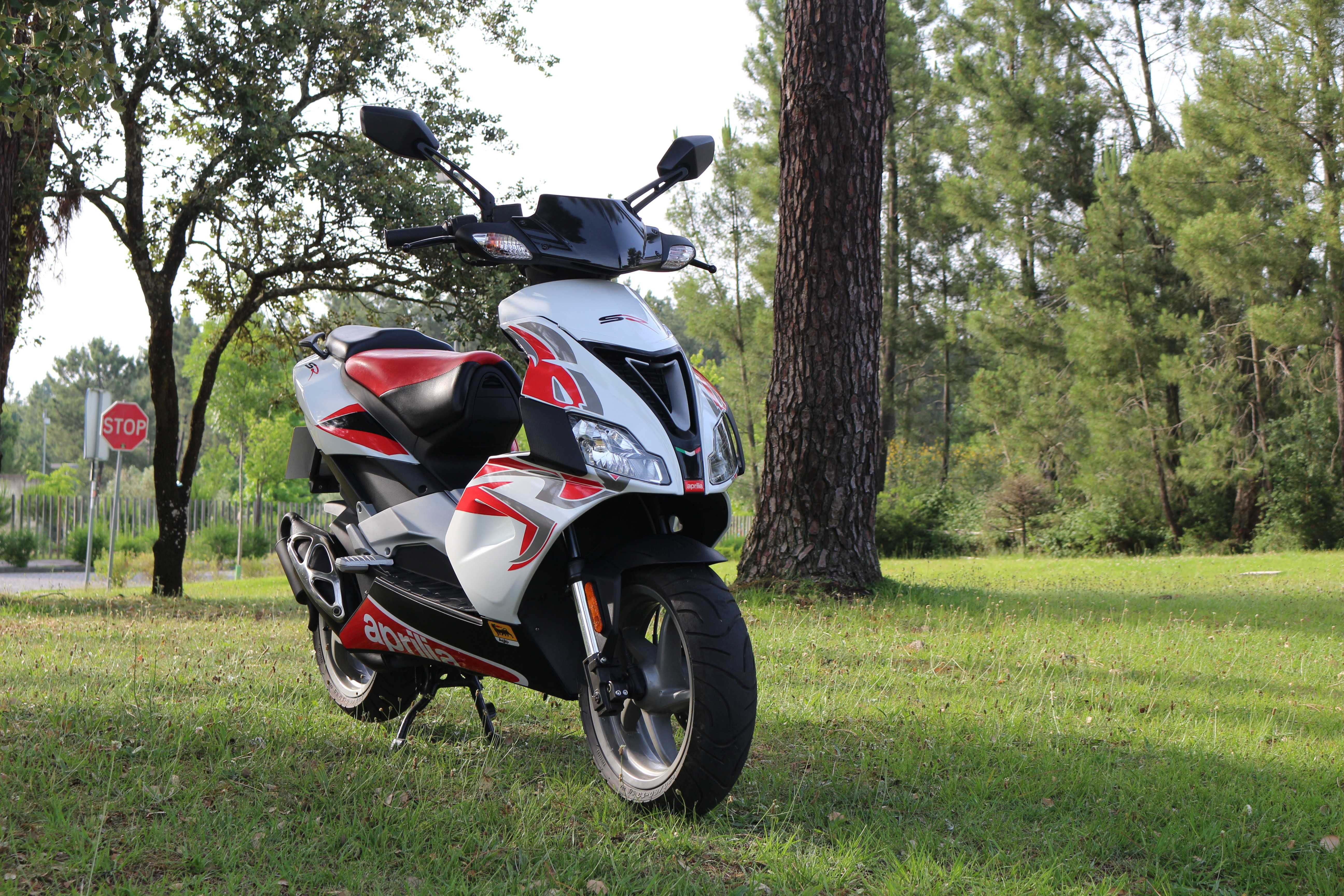 Scooter Aprilia SR 50cc 2 Tempos 3000km 2011