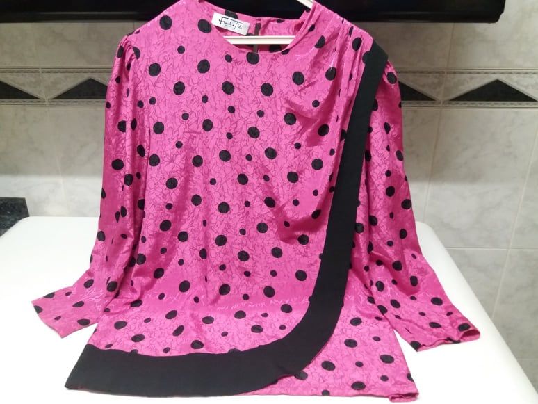 Blusa de senhora em rosa e preto, em seda, tamanho L, marca francesa