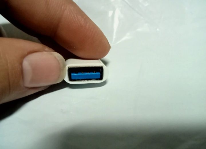 Adaptadores OTG micro USB e tipo C para USB