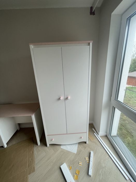 Skrecanie mebli montaz skladanie mebli naprawa rozbiorka