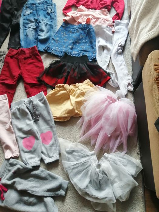 Paka ubranek dla dziewczynki roz 80/86 razem 50szt