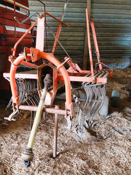 Reboque Autocarregante, Juntadores, Espalhador, Gadanheira