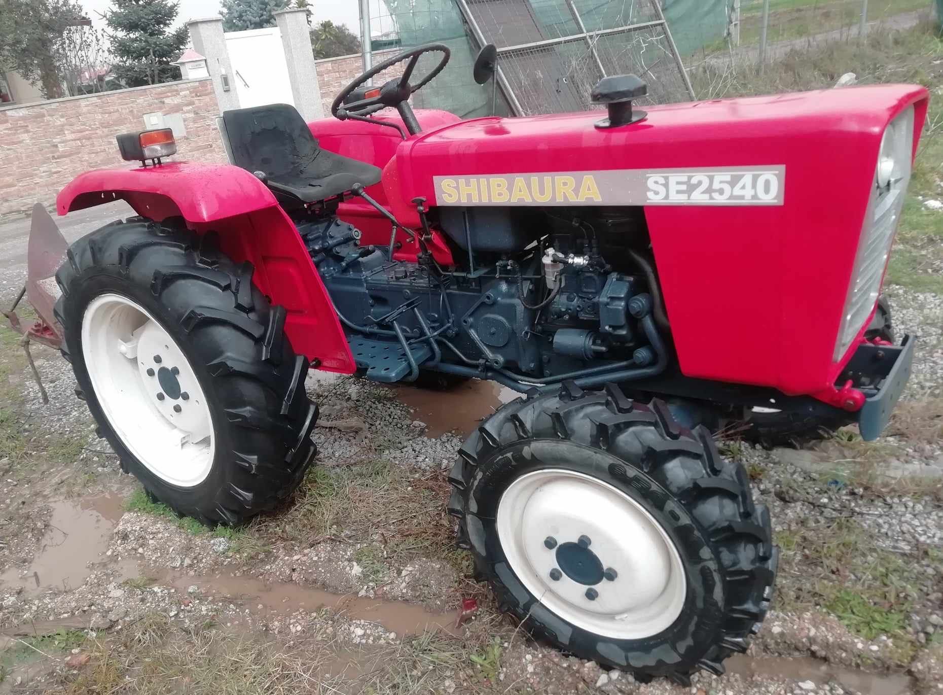 Trator Shibaura 4x4 com documentos