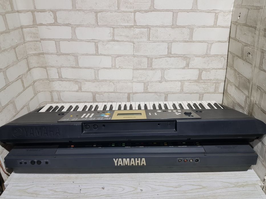 Синтезатор YAMAHA YPT-220/PSR 70 на 61 динамічну клавішу, б/у