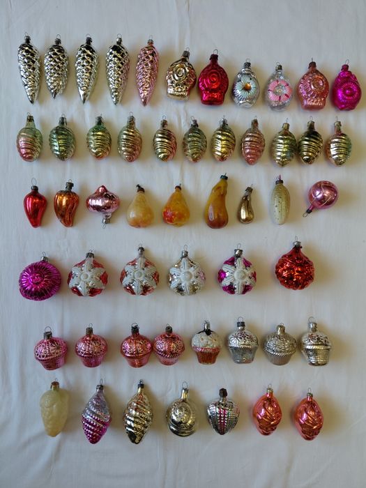 Новорічні ялинкові іграшки по фотографіях.