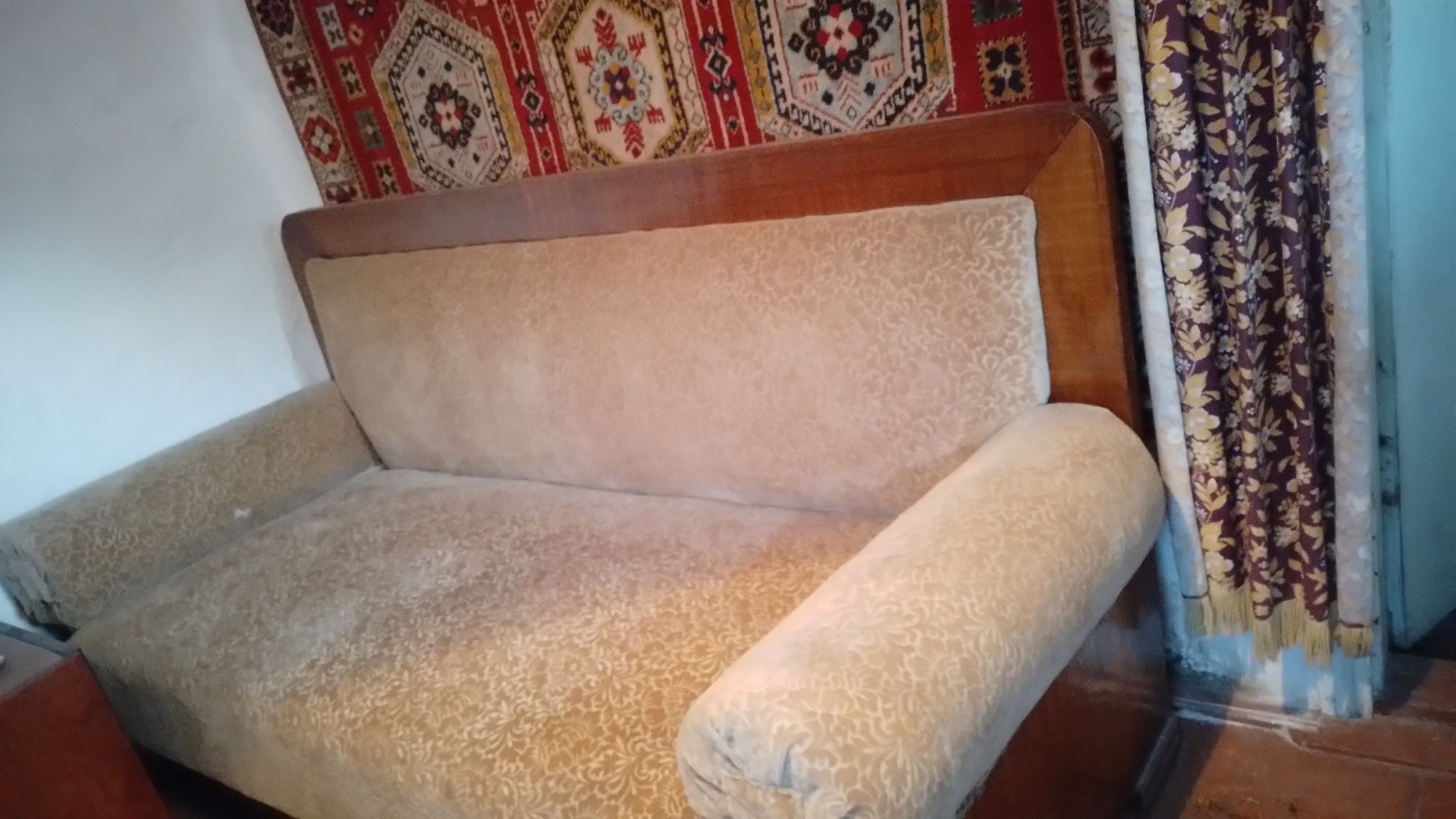 Стариный диван ссср