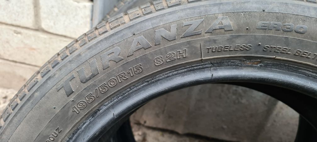 Продам комплект летних шин Bridgestone 195/50 R-15 бу