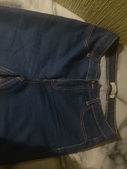 Продаються жіночі джинси