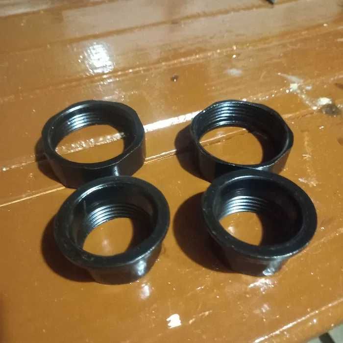 Śrubunki do pompy c.o. na gwint 1 1/2" 45mm