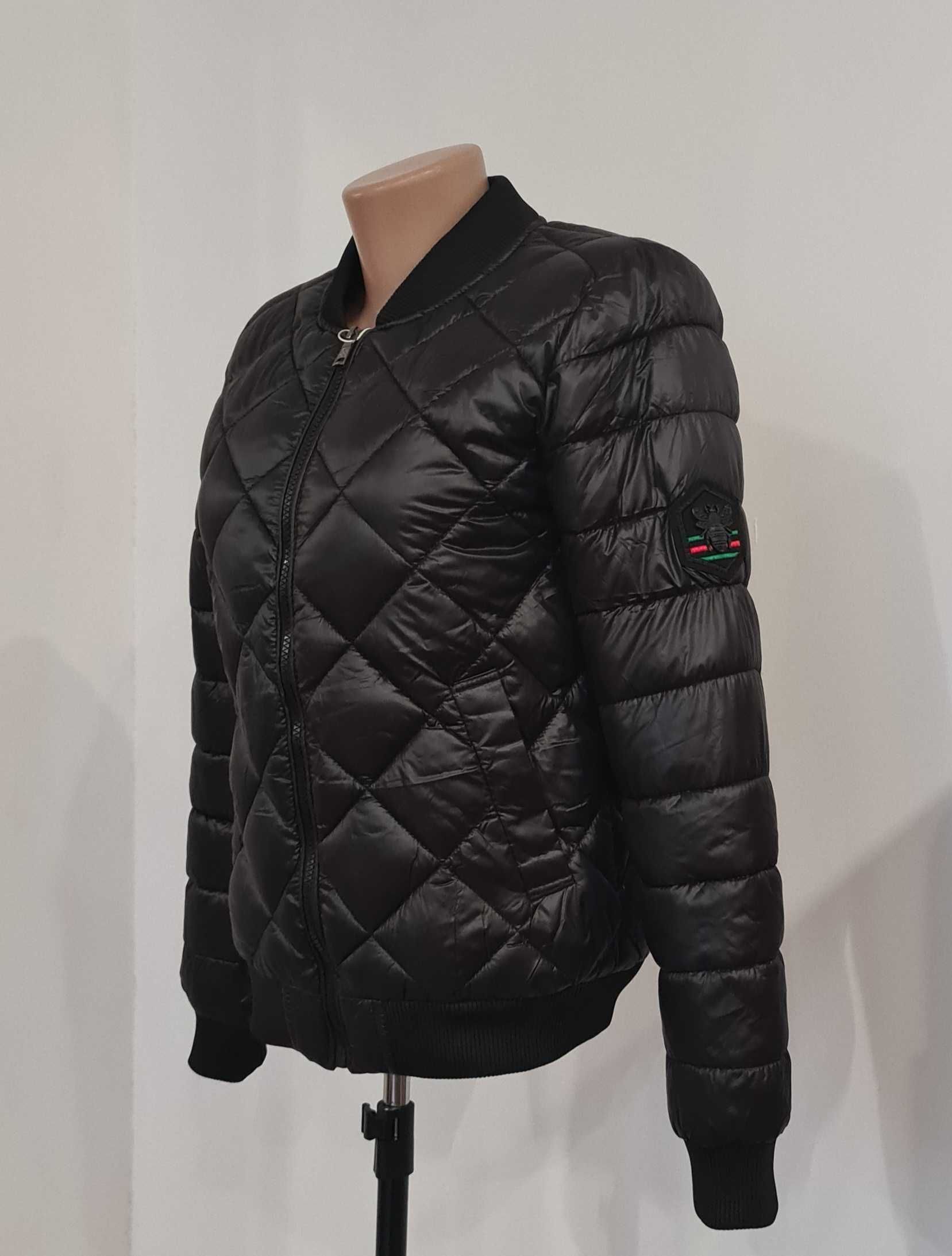 Короткая демисезонная куртка 42-44р.