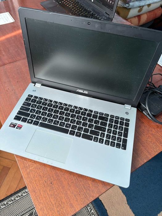 Зарядний пристрій (адаптер, блок живлення) до ноутбука Asus 1.5A 19V