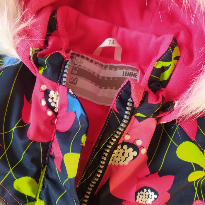 Зимова куртка на дівчинку 74