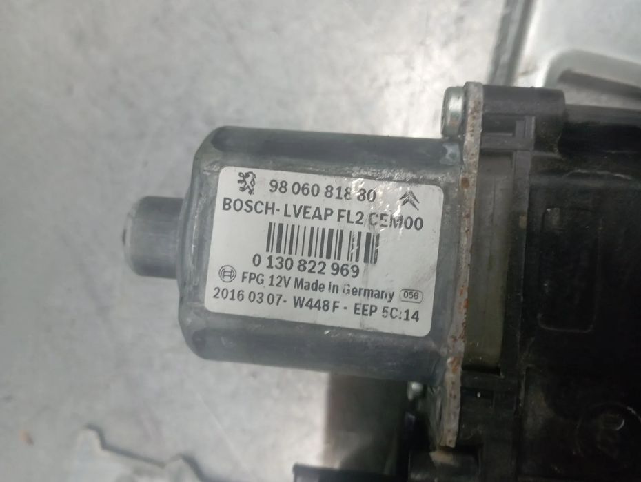 Elevador vidros frente esquerdo PEUGEOT 208