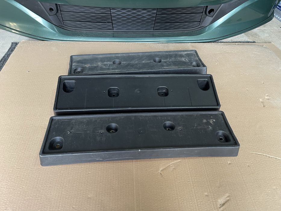 Ford Mustang Mach E Подіум для номерного знаку