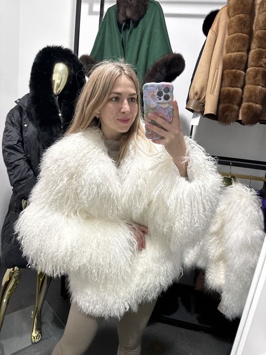 Трендова шубка з натуральної лами , шуба лама