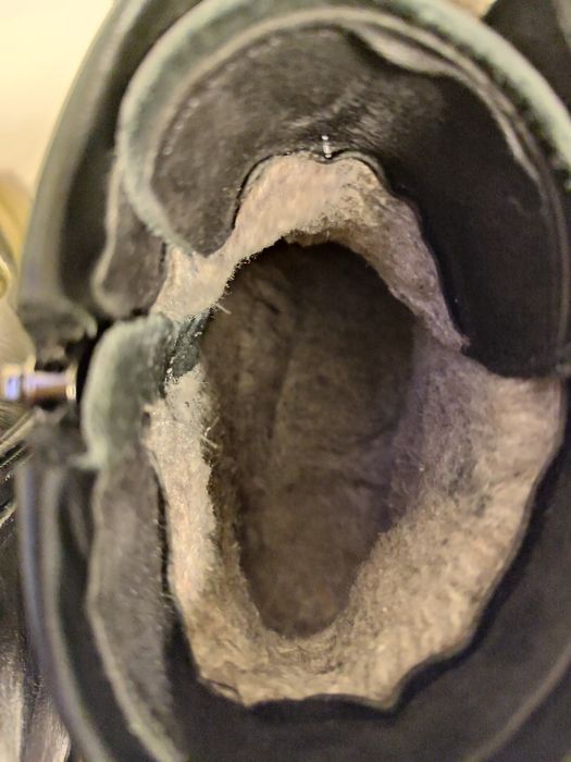 Продам зимові черевики .