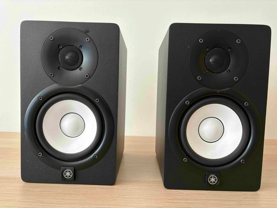 Yamaha HS5: Par de colunas monitoras de estúdio