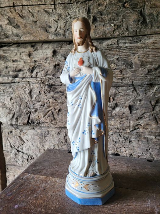Porcelanowa figurka Pan Jezus z biskwitu