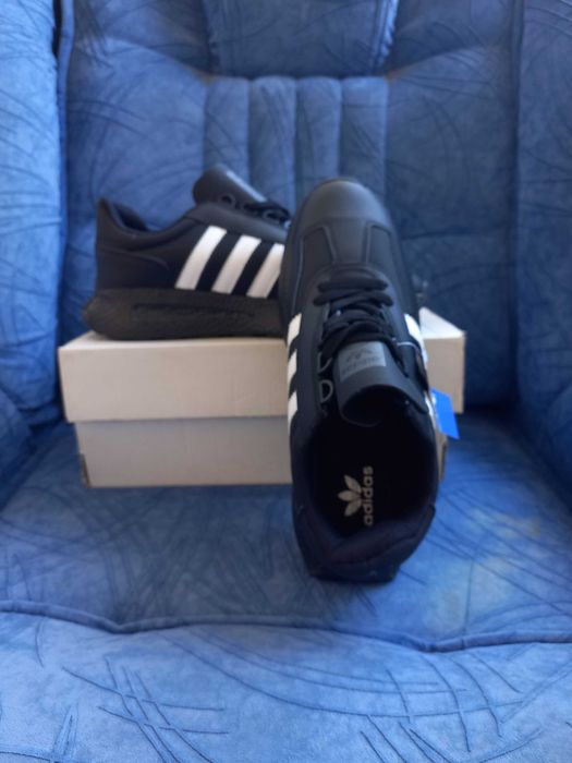 Акція знижка кросівки чоловічі шкіряні чорні adidas retropy