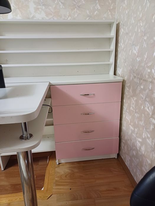 Манікюрний стіл подвійний