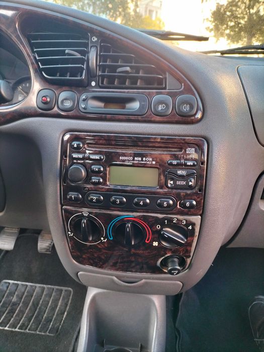 Ford Fiesta 1.25 Ghia - 2000 - inspeção até 26 de março de 2026