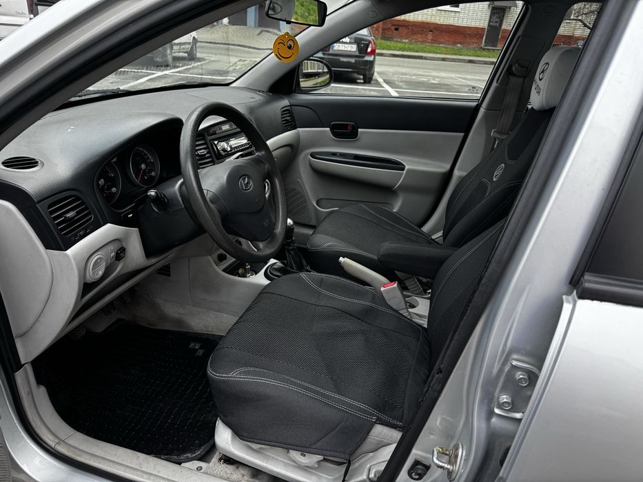 Автомобіль хюндай акцент 1.4 газ бензин 2008 рік