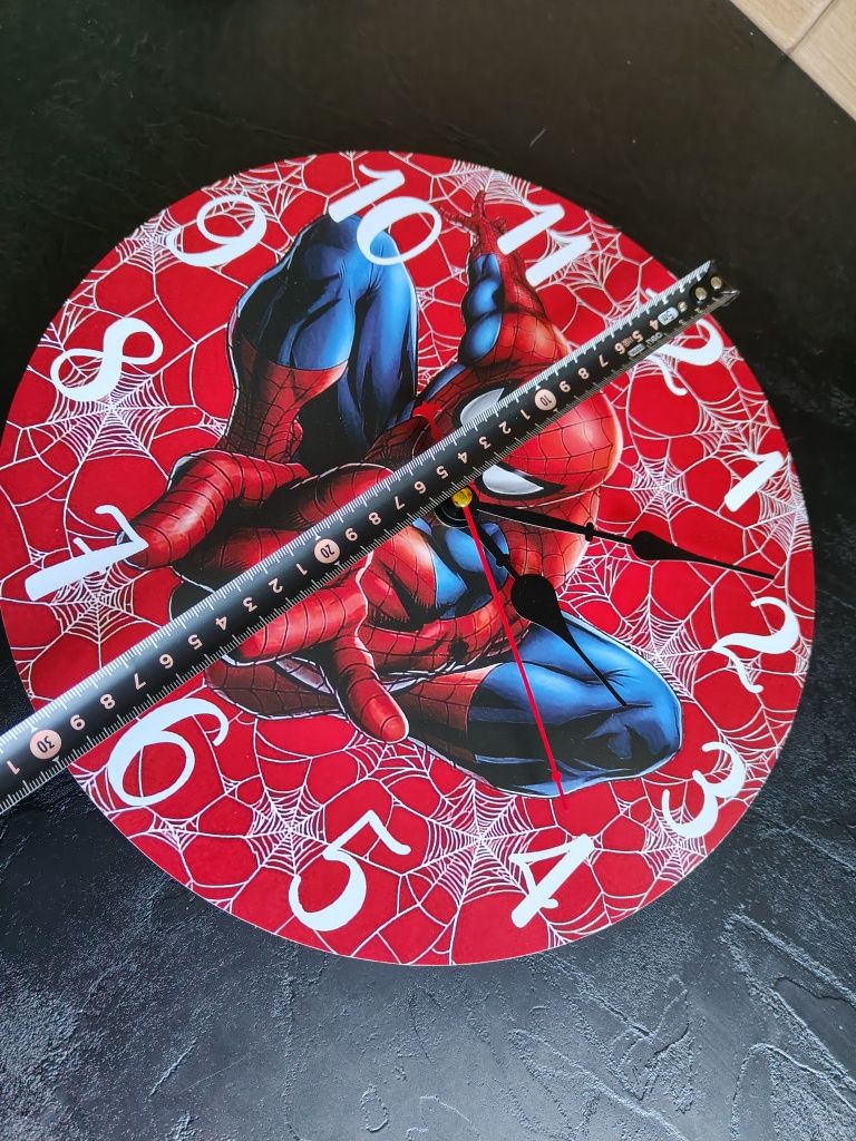 Zegar ścienny wiszący okrągły czerwony Spiderman