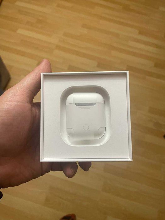 Робочий кейс до навушників Apple Airpods 2 з непрацюючими навушниками
