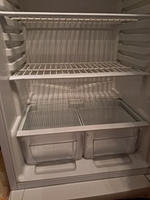 Холодильник Indesit