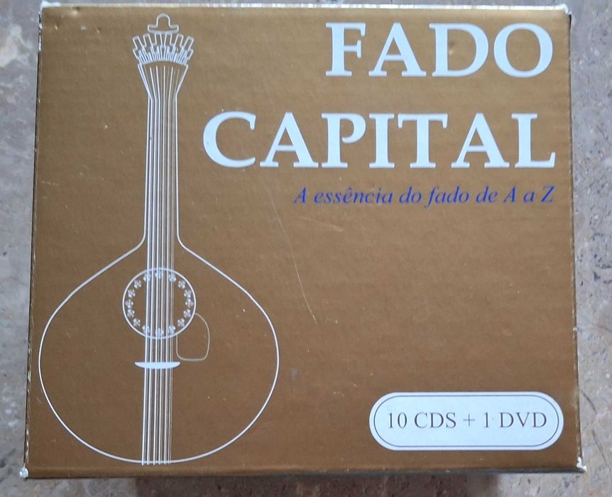 Fado Capital - Caixa com 10 CDs + 1 DVD dedicado ao fado - Artigo novo