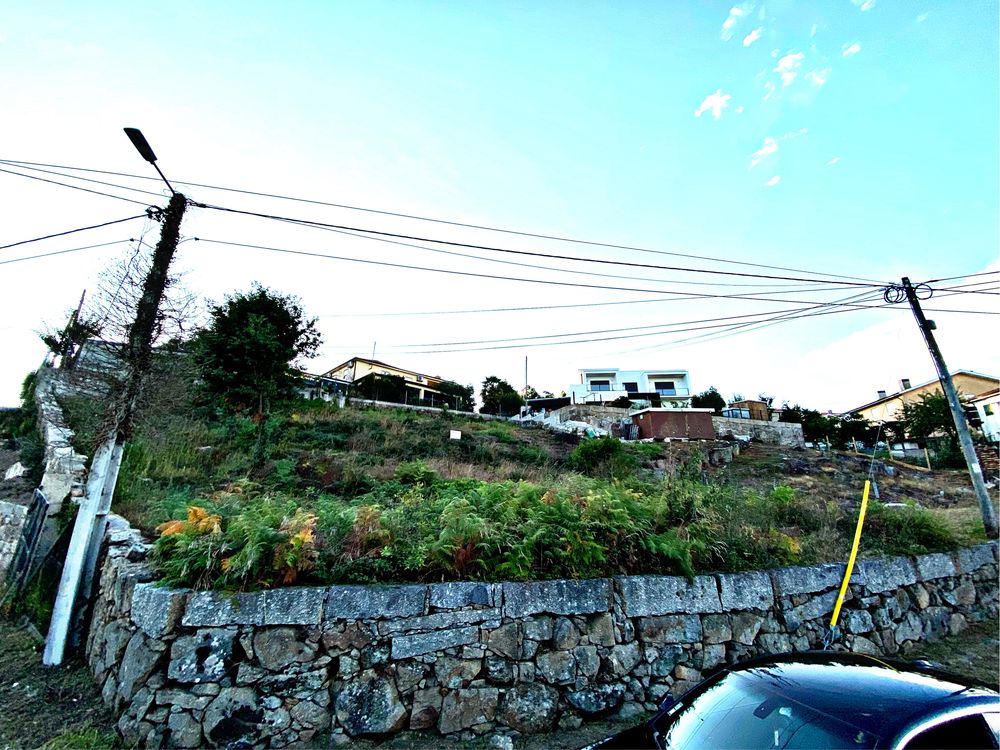 Terreno Urbano em Lamoso Paços de Ferreira ( A 5 minutos da A42 )