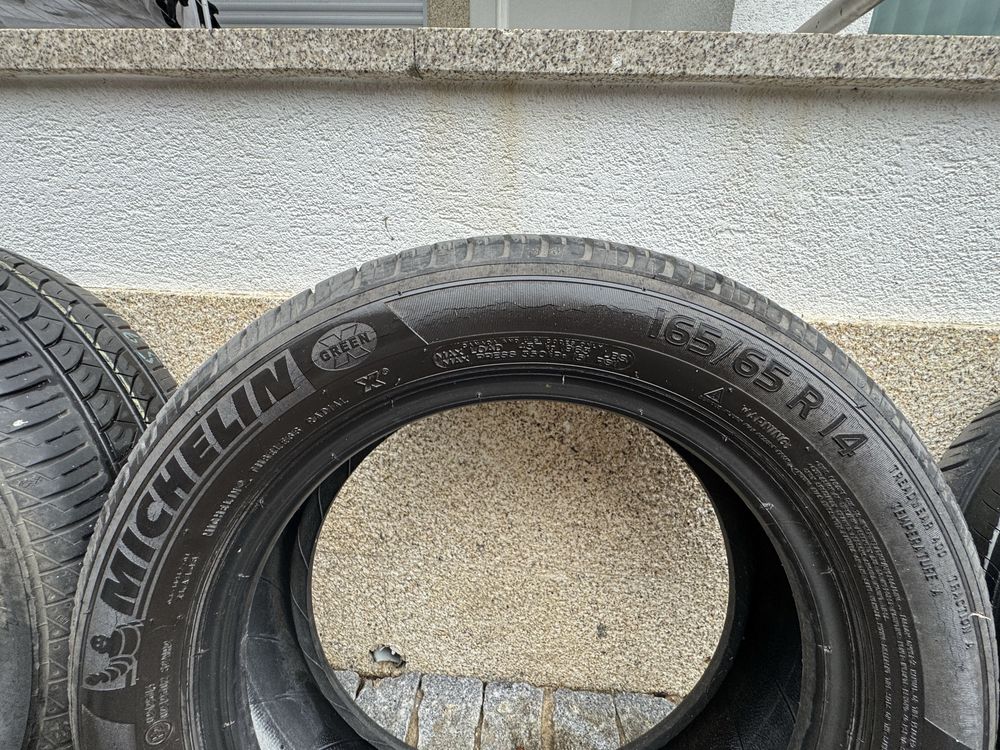 Pneus novos para venda