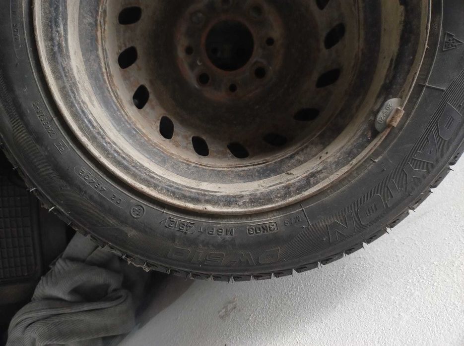 Felgi z oponami Fiat Seicento.