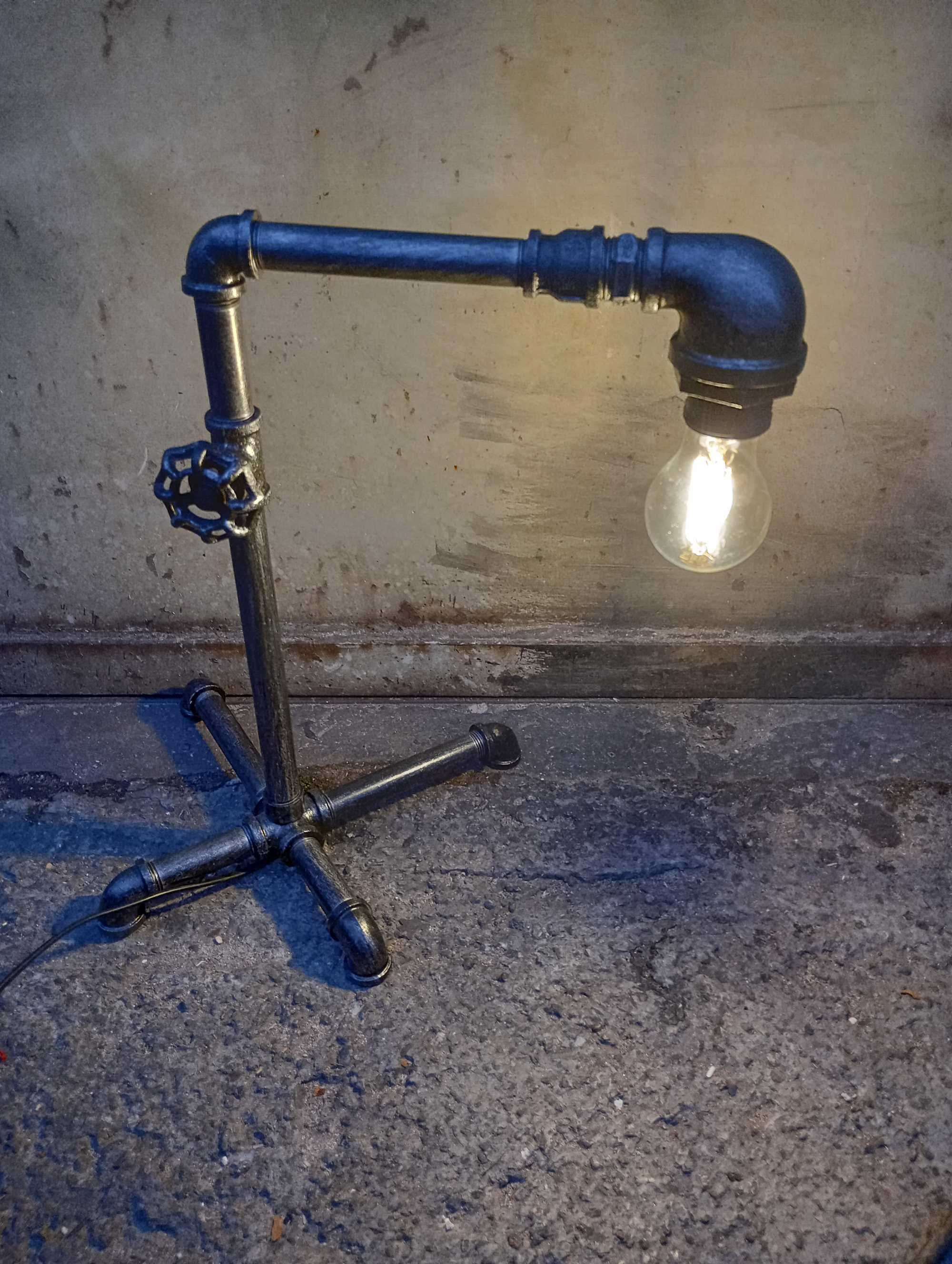 Kolekcjonerska Lampa biurkowa Industrialna Loft z Rur stalowych
