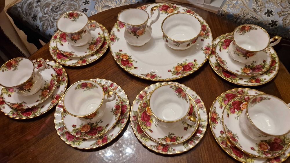 Продам сервіз Royal Albert