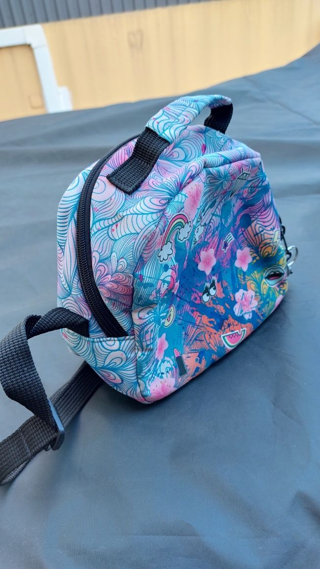 Vende-se mochila e lancheira marca Ghuts