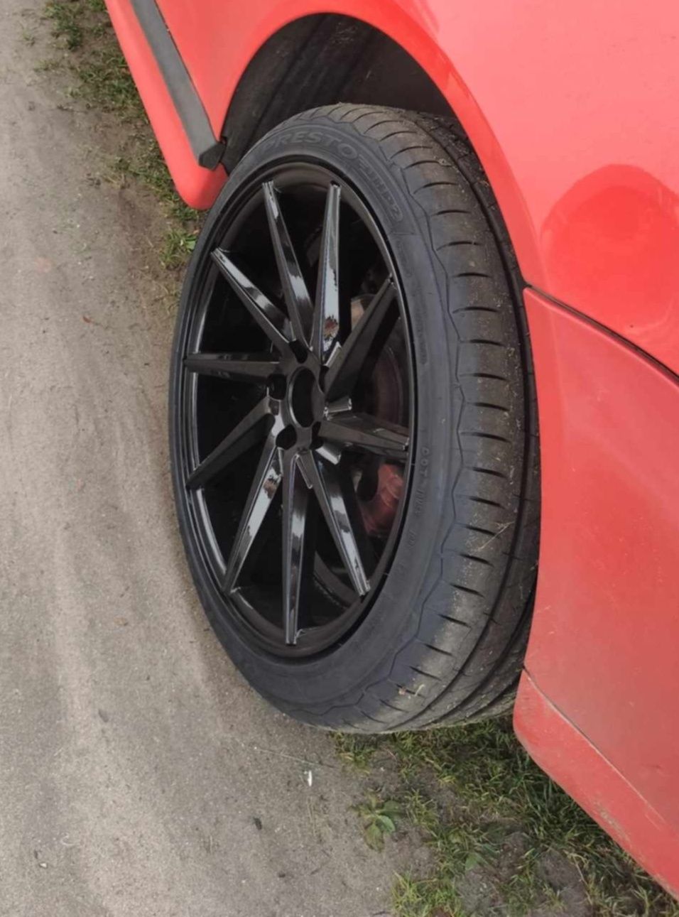 Felgi z oponami Fake Vossen