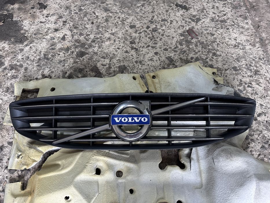 Решітка радіатора решотка радиатора volvo s60 v60 xc60 xc40
