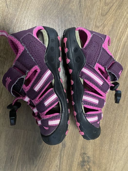 Босоніжки, сандалі, взуття Kamik р 27,