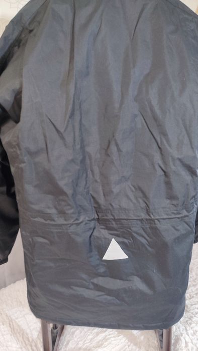 Куртка чоловіча чорного кольору