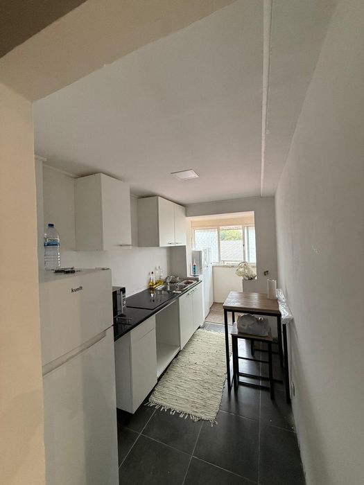 Arrendamento de quarto totalmente renovado.  PARTILHADO  COM  UMA PESS