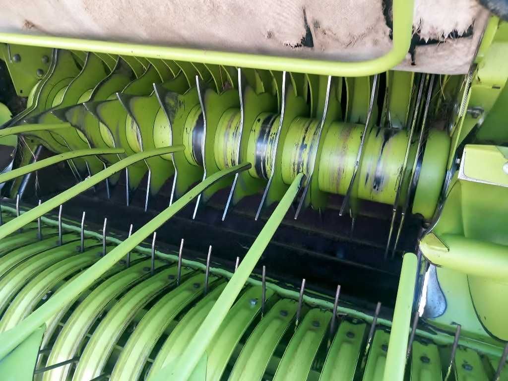 Enfardadeira de rolos Claas Variant 260