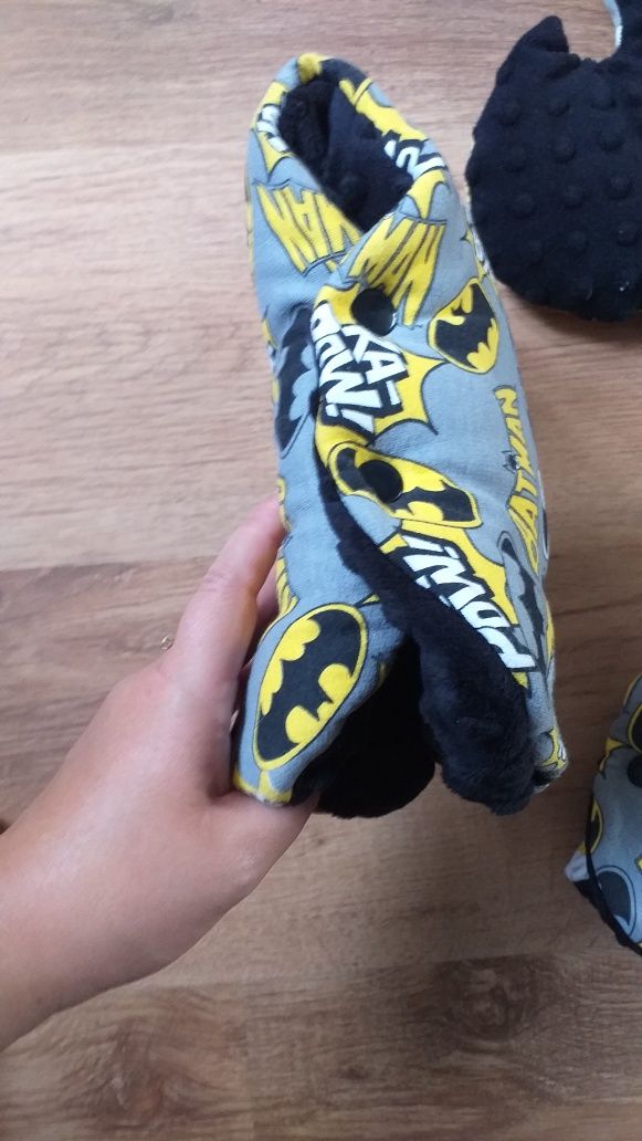 Poduszka motylek i mufki Batman