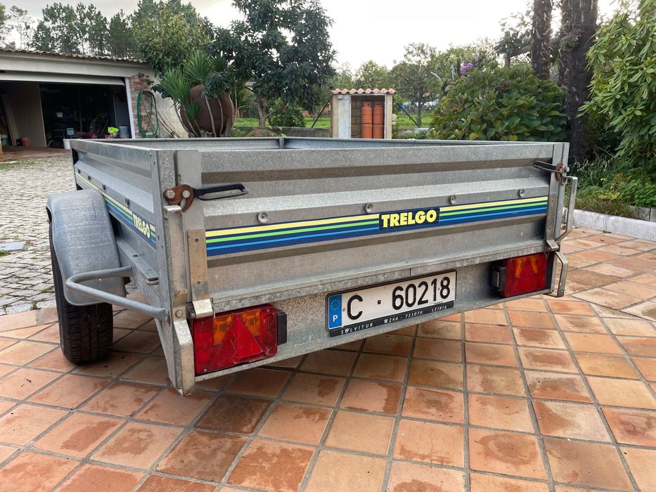 Atrelado com matrícula própria