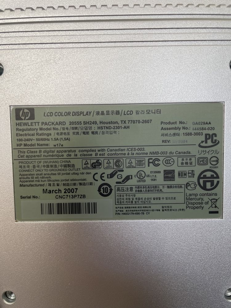 3 monitores LCD - HP/Samsung/Acer