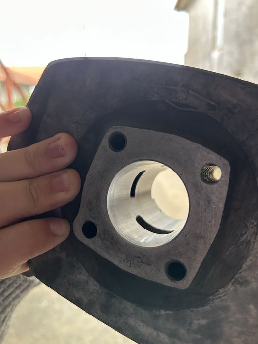 Motor casal 4 com mais um cilindro