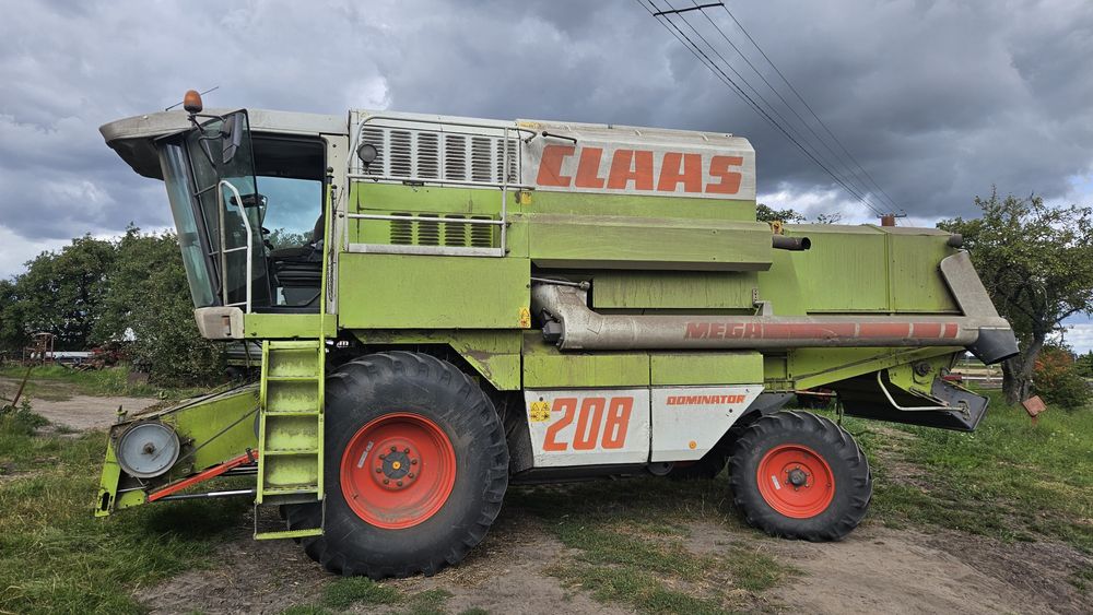 Claas mega 208 204 kombaj zbożowy dominator 105 przystawka kukurydzy