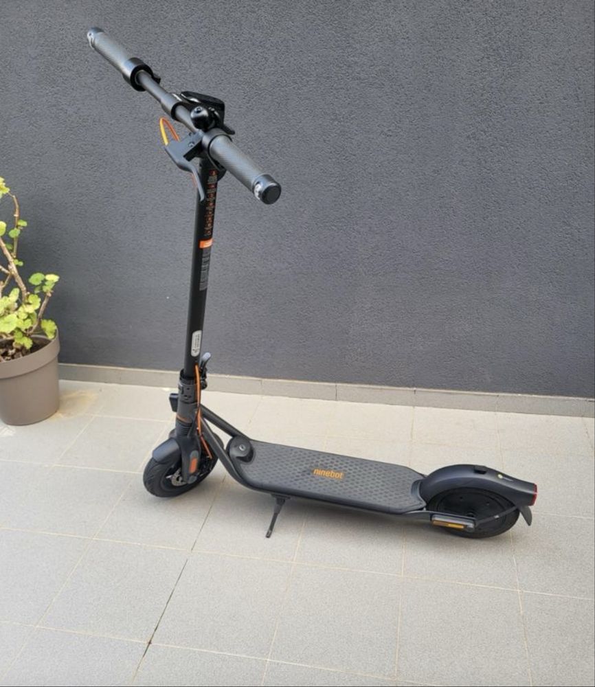 Trotinete Segway F2 pro