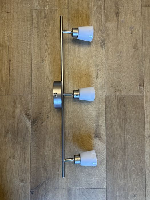 Lampa sufitowa ikea Basisk niklowana białe 3 lampy GU 10