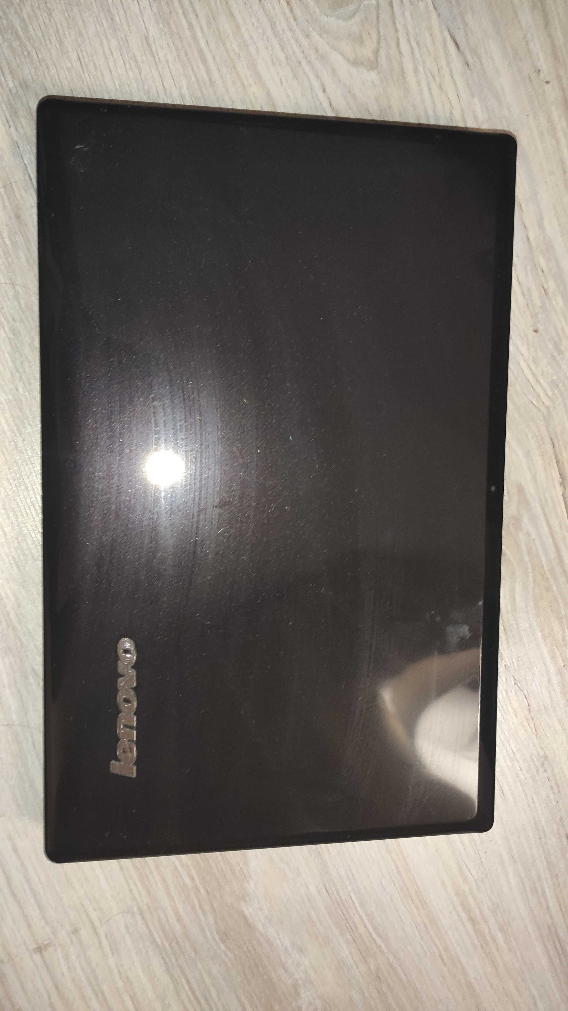 Laptop Lenovo G585 E1-1200M/4GB/500/DVD-RW/Win10